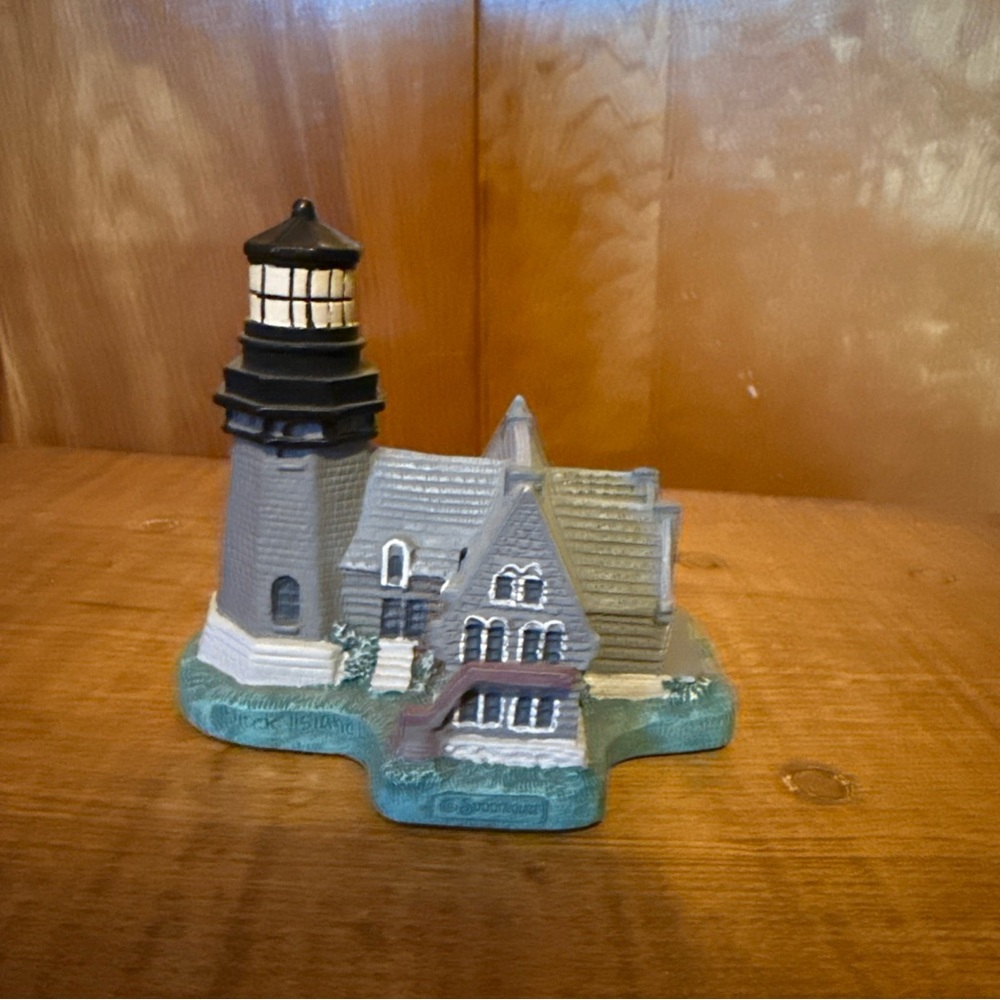 Spoontiques Block Island Coastal Gray & Cream Lighthouse Decorative Accent